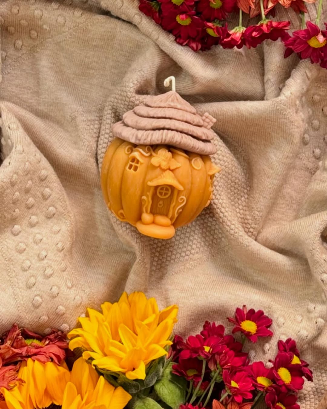 شمع کلبه ی کدو دو رنگ ارتفاع ۱۰ س